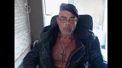 MACHO BUSCADOR online show from January 21, 6:34 pm