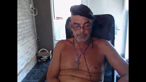 MACHO BUSCADOR online show from February 7, 5:40 pm