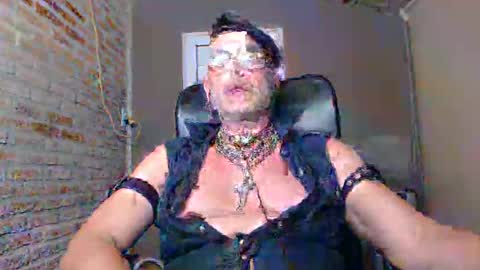 MACHO BUSCADOR online show from December 20, 1:58 am