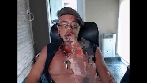 MACHO BUSCADOR online show from December 21, 6:12 pm