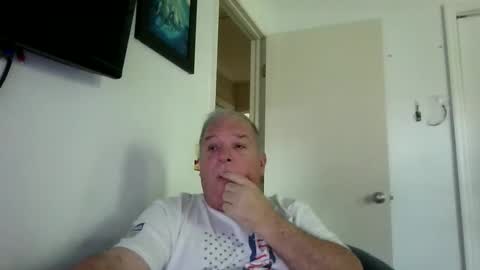 mackdocc001 online show from September 26, 3:31 pm