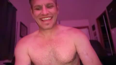 Snapshot of mackincaliallday chatting on September 17, 1:47 pm MackinCaliAllDay online show from September 17, 1:47 pm