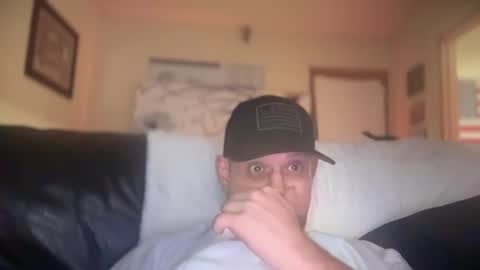 Snapshot of mackincaliallday chatting on February 14, 11:42 am MackinCaliAllDay online show from February 14, 11:42 am
