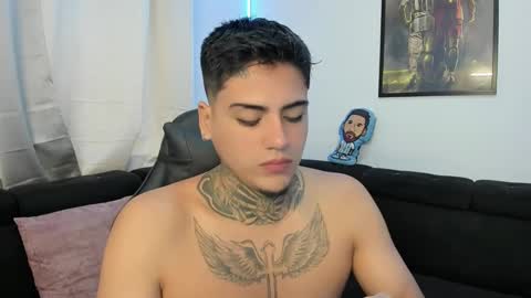Snapshot of mad_maxxx1 chatting on February 23, 1:21 pm max online show from February 23, 1:21 pm