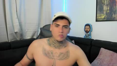 Snapshot of mad_maxxx1 chatting on February 15, 2:58 am max online show from February 15, 2:58 am