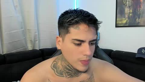 Snapshot of mad_maxxx1 chatting on February 9, 10:43 pm max online show from February 9, 10:43 pm