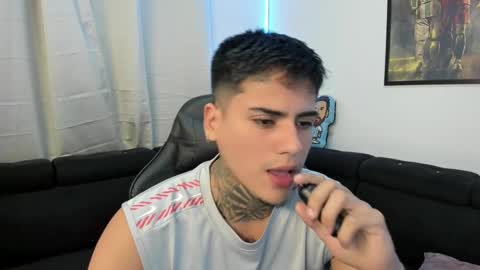 Snapshot of mad_maxxx1 chatting on February 6, 12:43 am max online show from February 6, 12:43 am