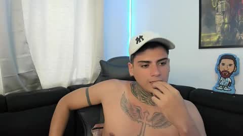 Snapshot of mad_maxxx1 chatting on March 2, 4:32 pm max online show from March 2, 4:32 pm