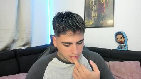 Snapshot of mad_maxxx1 chatting on February 20, 11:32 pm max online show from February 20, 11:32 pm