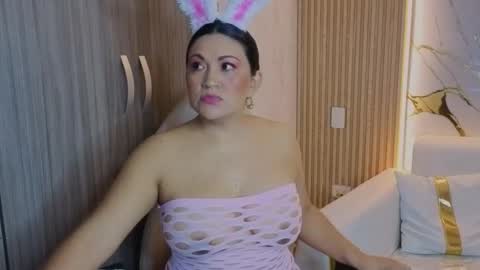 Madam Hott  online show from November 1, 4:33 am