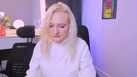 Snapshot of madam_ulis chatting on March 10, 11:34 am Ulis online show from March 10, 11:34 am