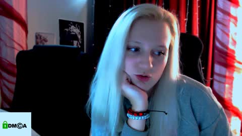 Snapshot of madam_ulis chatting on January 14, 5:01 pm Ulis online show from January 14, 5:01 pm