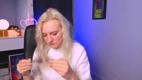 Snapshot of madam_ulis chatting on March 10, 2:48 pm Ulis online show from March 10, 2:48 pm