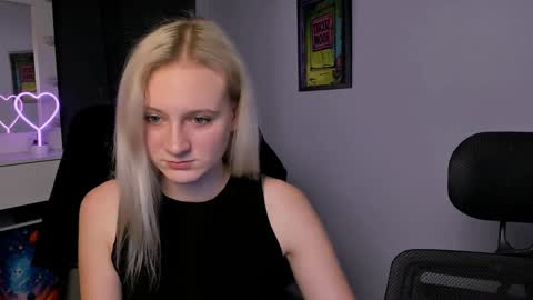 Snapshot of madam_ulis chatting on February 7, 1:22 pm Ulis online show from February 7, 1:22 pm