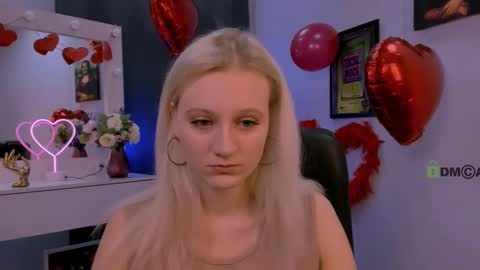 Snapshot of madam_ulis chatting on February 15, 10:11 am Ulis online show from February 15, 10:11 am
