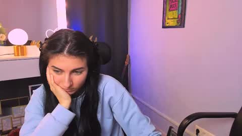 Snapshot of madam_ulis chatting on March 11, 10:29 am Ulis online show from March 11, 10:29 am