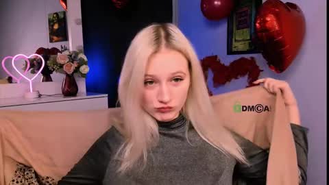 Snapshot of madam_ulis chatting on February 17, 10:07 am Ulis online show from February 17, 10:07 am