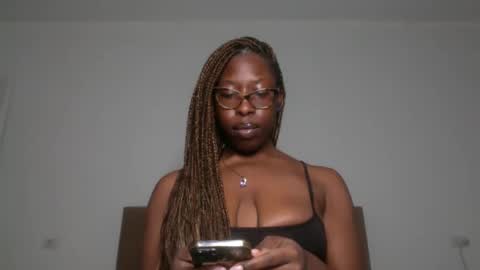 Snapshot of madamindigo chatting on January 2, 9:39 pm YourMadamIndigo online show from January 2, 9:39 pm