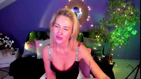 Evelyn online show from January 15, 6:22 am