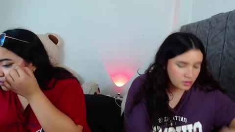 Snapshot of maddie_and_chelsea_ chatting on January 13, 2:07 am Maddie and Chelsea online show from January 13, 2:07 am