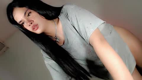 Snapshot of maddiejackson chatting on March 10, 7:07 pm Im ZY DONT FORGET TO FOLLOW ME - online show from March 10, 7:07 pm