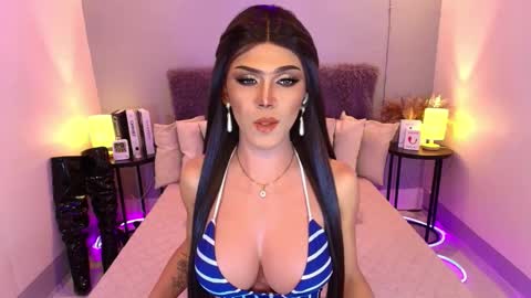 Snapshot of maddisonwil chatting on February 26, 11:30 pm M A D D Y online show from February 26, 11:30 pm