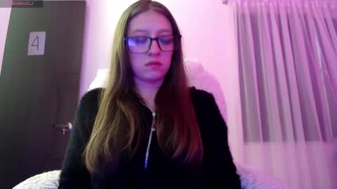 Maddy UwU online show from September 9, 12:27 pm