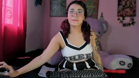 Maddy  online show from May 25, 9:21 pm