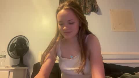 maddybabyy online show from November 19, 11:25 pm