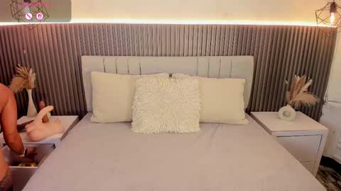 maddygray_ online show from September 16, 4:10 pm