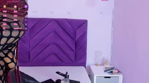 Snapshot of maddyjohnsonn chatting on February 27, 3:40 am maddyjohnsonn online show from February 27, 3:40 am