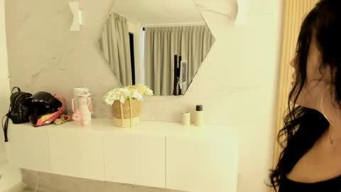 Maddy online show from April 4, 11:50 am