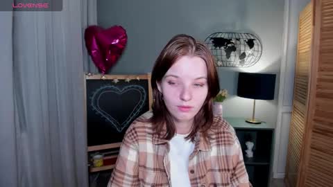 Snapshot of madelaines chatting on September 20, 8:17 am madelaines online show from September 20, 8:17 am