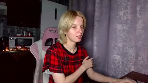 madelaines online show from August 4, 9:22 pm
