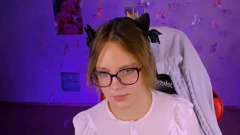 Madeline online show from November 17, 8:22 pm