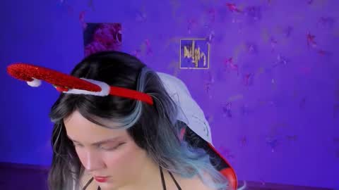 Madeline online show from December 3, 9:04 pm