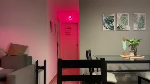 madellein online show from February 22, 1:53 am