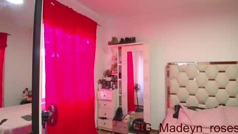 madelyn roses online show from January 7, 8:10 pm