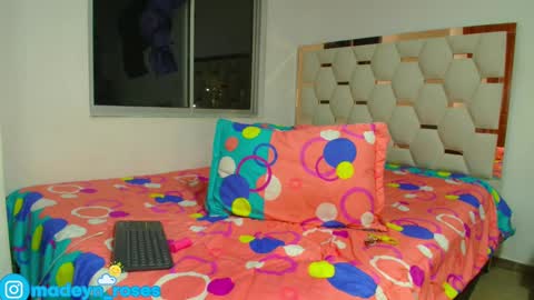 madelyn roses online show from March 9, 4:05 am