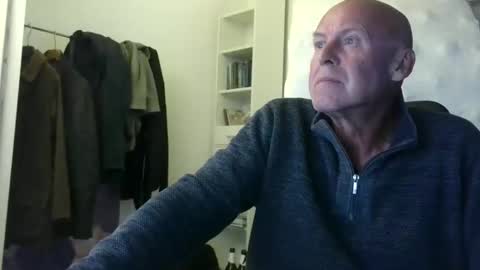 madio1187940 online show from October 15, 12:14 am