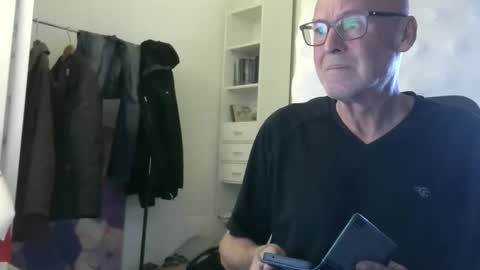 madio1187940 online show from October 19, 2:11 pm