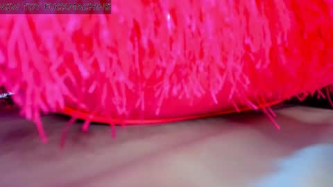Snapshot of madison_milan chatting on February 14, 4:58 am online show from February 14, 4:58 am