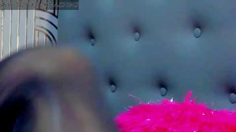 Snapshot of madison_milan chatting on January 29, 7:36 am online show from January 29, 7:36 am