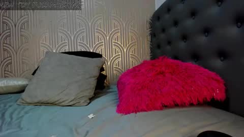 Snapshot of madison_milan chatting on February 1, 4:56 am online show from February 1, 4:56 am