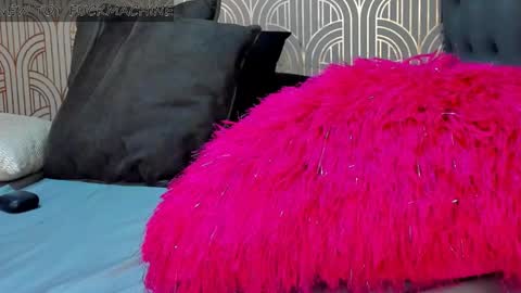 Snapshot of madison_milan chatting on February 20, 4:07 am online show from February 20, 4:07 am