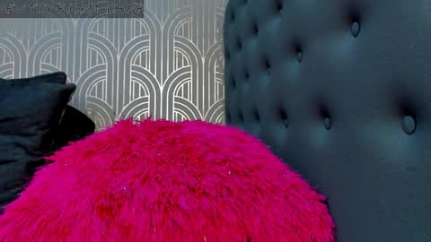 Snapshot of madison_milan chatting on February 16, 9:37 am online show from February 16, 9:37 am