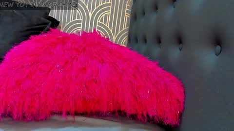 Snapshot of madison_milan chatting on January 21, 4:43 am online show from January 21, 4:43 am