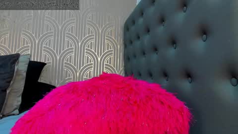 Snapshot of madison_milan chatting on February 27, 3:51 am online show from February 27, 3:51 am