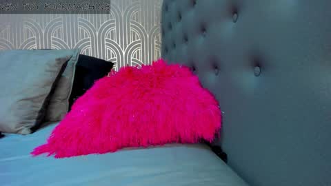 Snapshot of madison_milan chatting on February 10, 11:13 pm online show from February 10, 11:13 pm