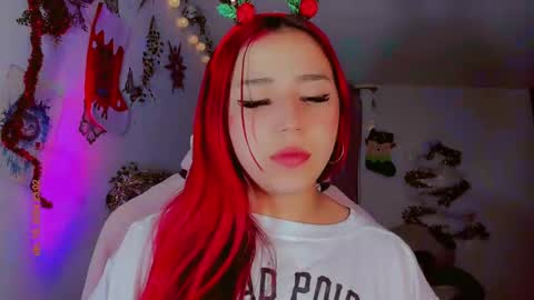 Snapshot of madison_x17 chatting on December 16, 4:02 am madso x17 online show from December 16, 4:02 am